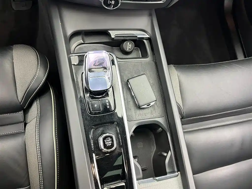 Volvo XC60 2024 T8 Sport