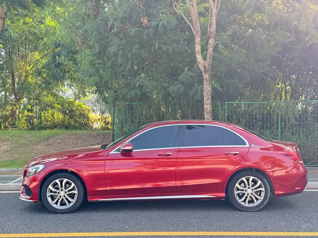 Mercedes-Benz C-Class — миниатюра 11