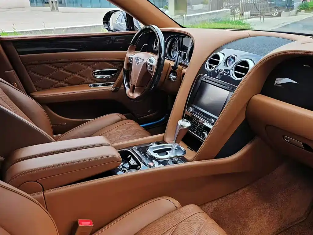 Bentley Flying Spur — миниатюра 8