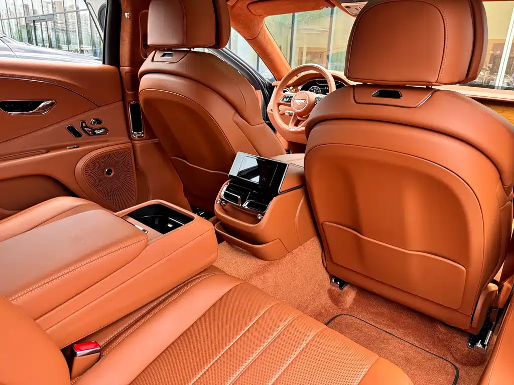 Bentley Flying Spur — миниатюра 12