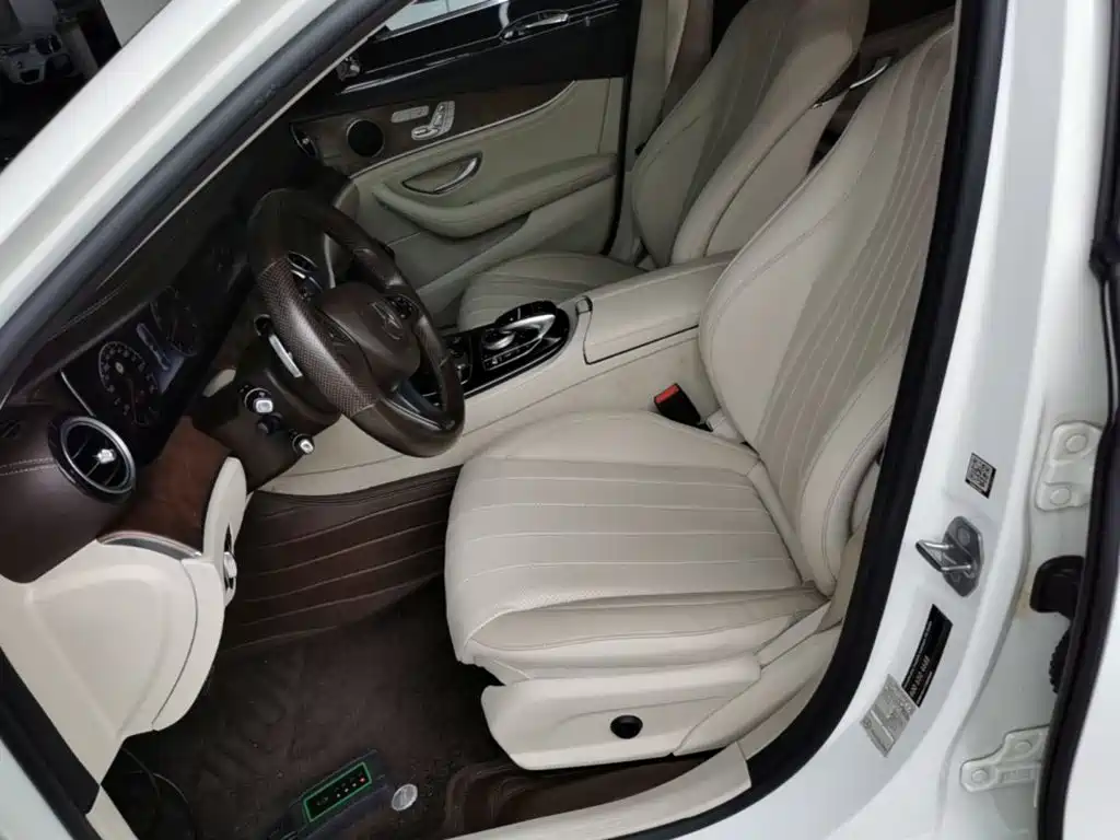 Mercedes-Benz E-Class — миниатюра 15