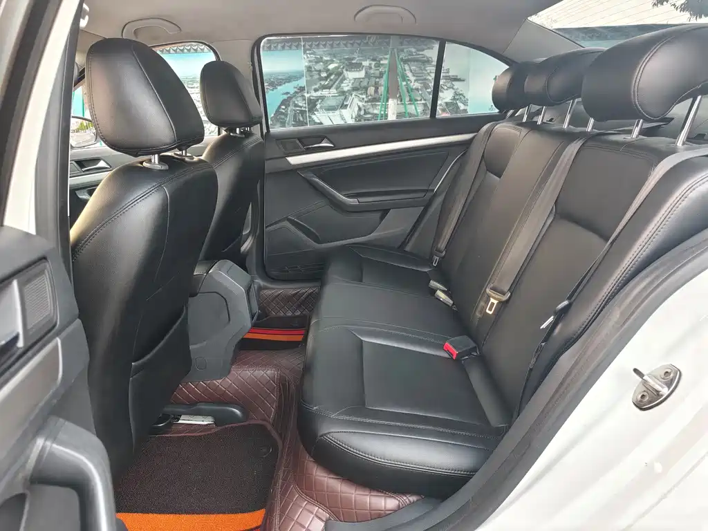 Volkswagen Lavida — миниатюра 8