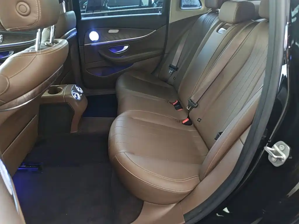 Mercedes-Benz E-Class — миниатюра 17