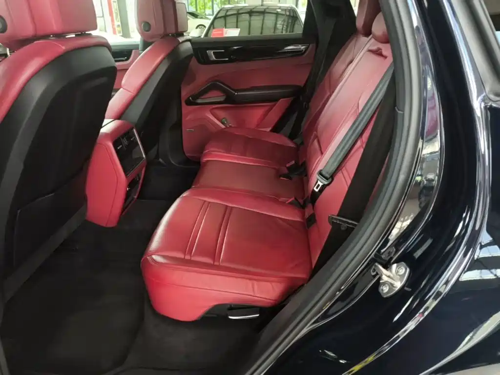 Porsche Cayenne — миниатюра 17