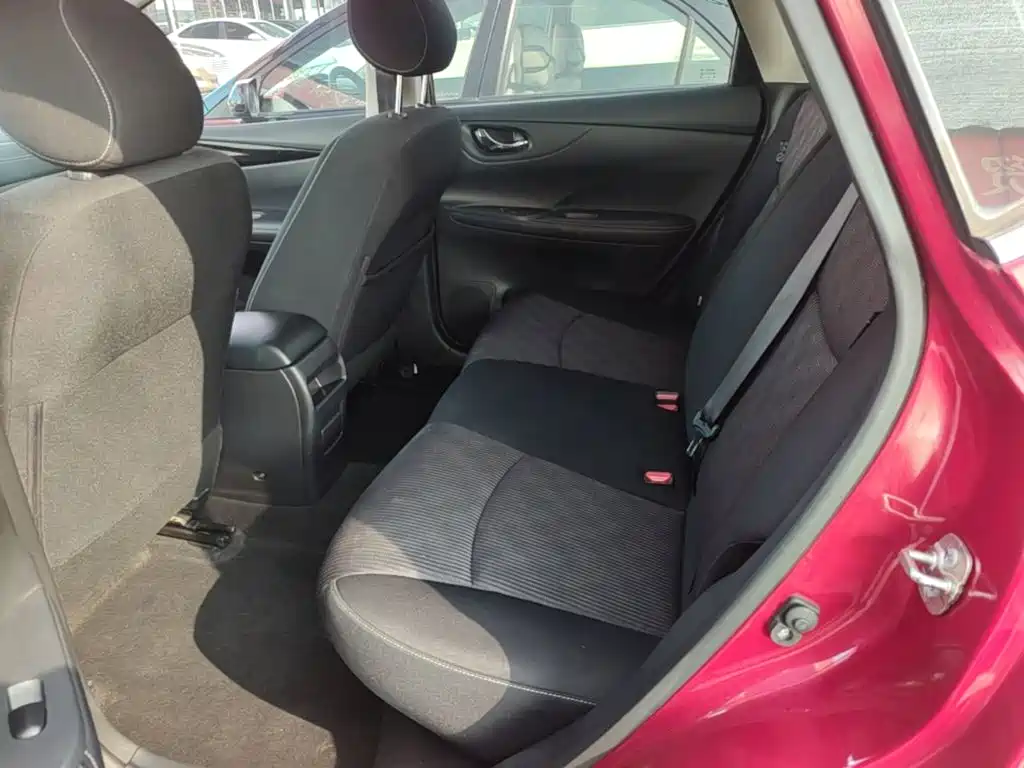 Nissan Tiida — миниатюра 17