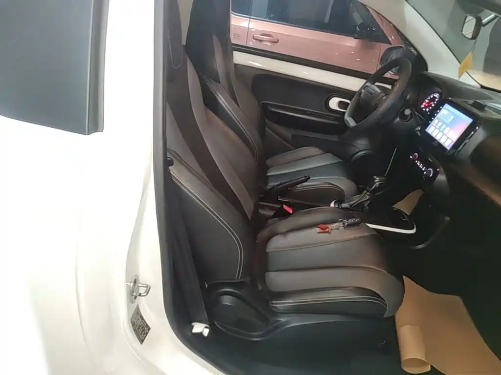 Roewe Clever — миниатюра 25
