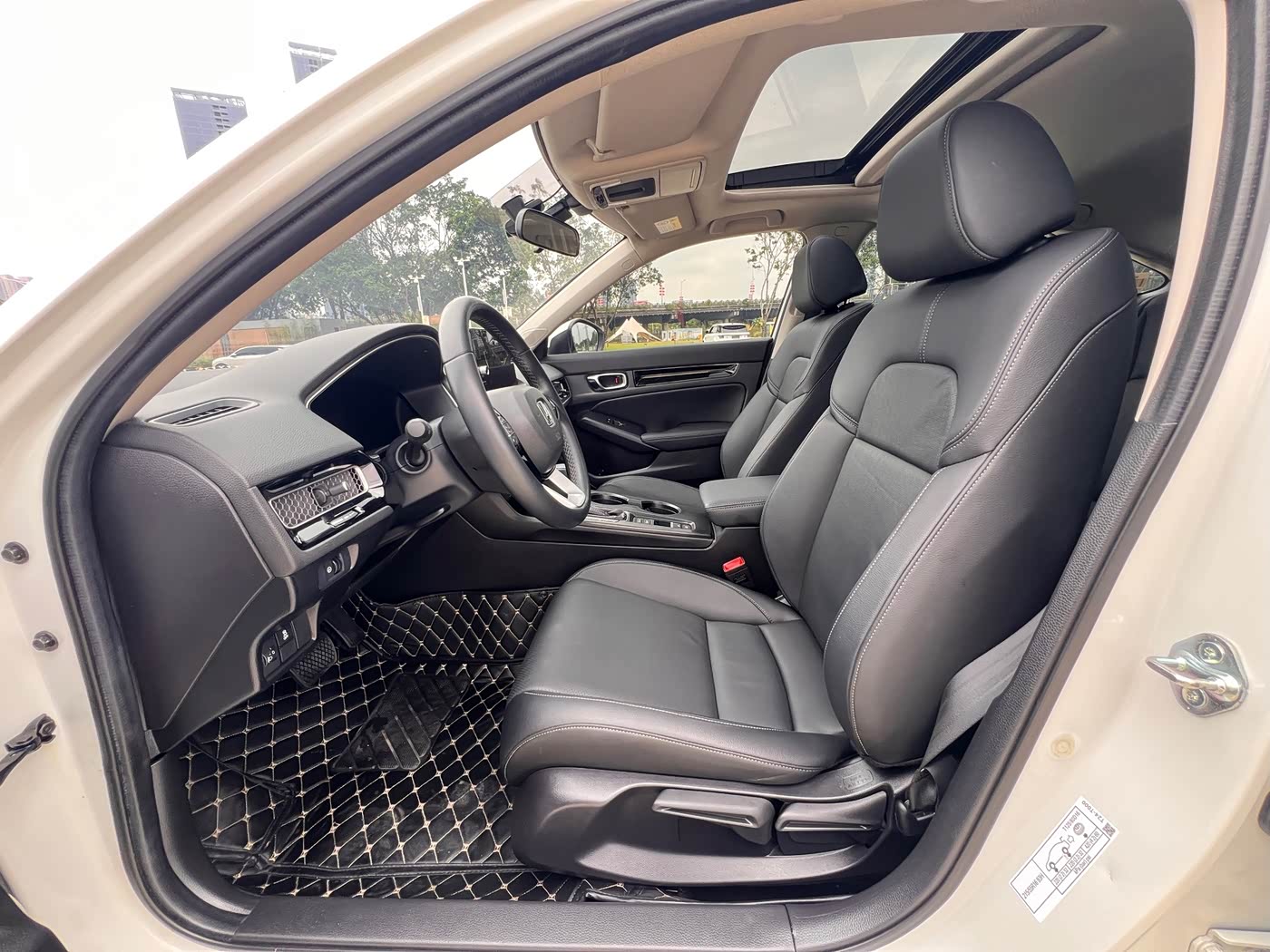 Honda Civic 1.5 л 2022 г. Белый, пробег 30000 км