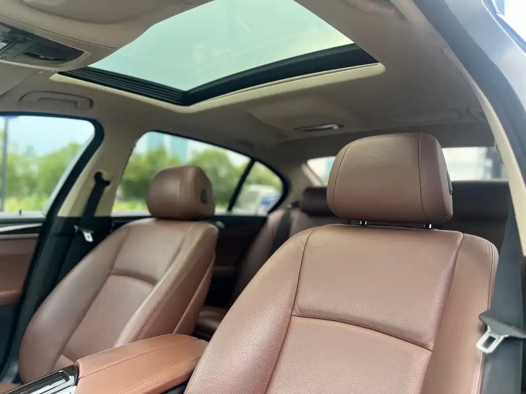 BMW 5 Series — миниатюра 23