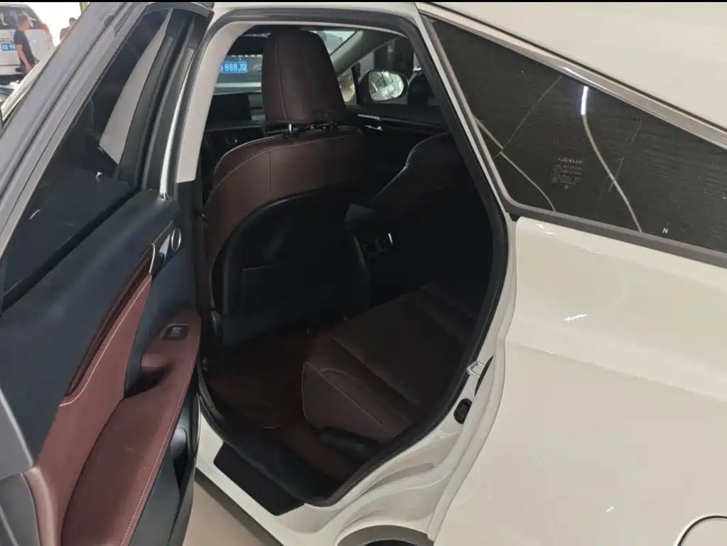Lexus RX — миниатюра 5