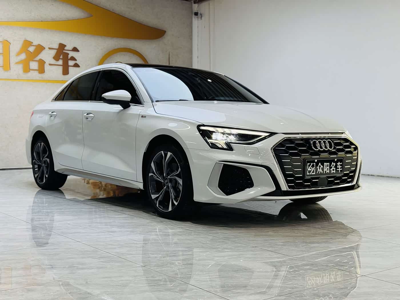 Audi A3 1.4 л 2024 г. Белый, пробег 32000 км