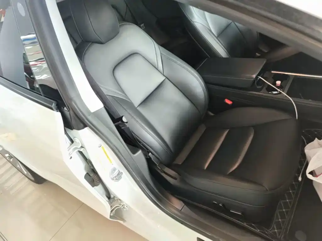 Tesla Model 3 — миниатюра 25