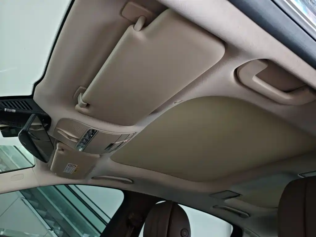 Mercedes-Benz E-Class — миниатюра 18
