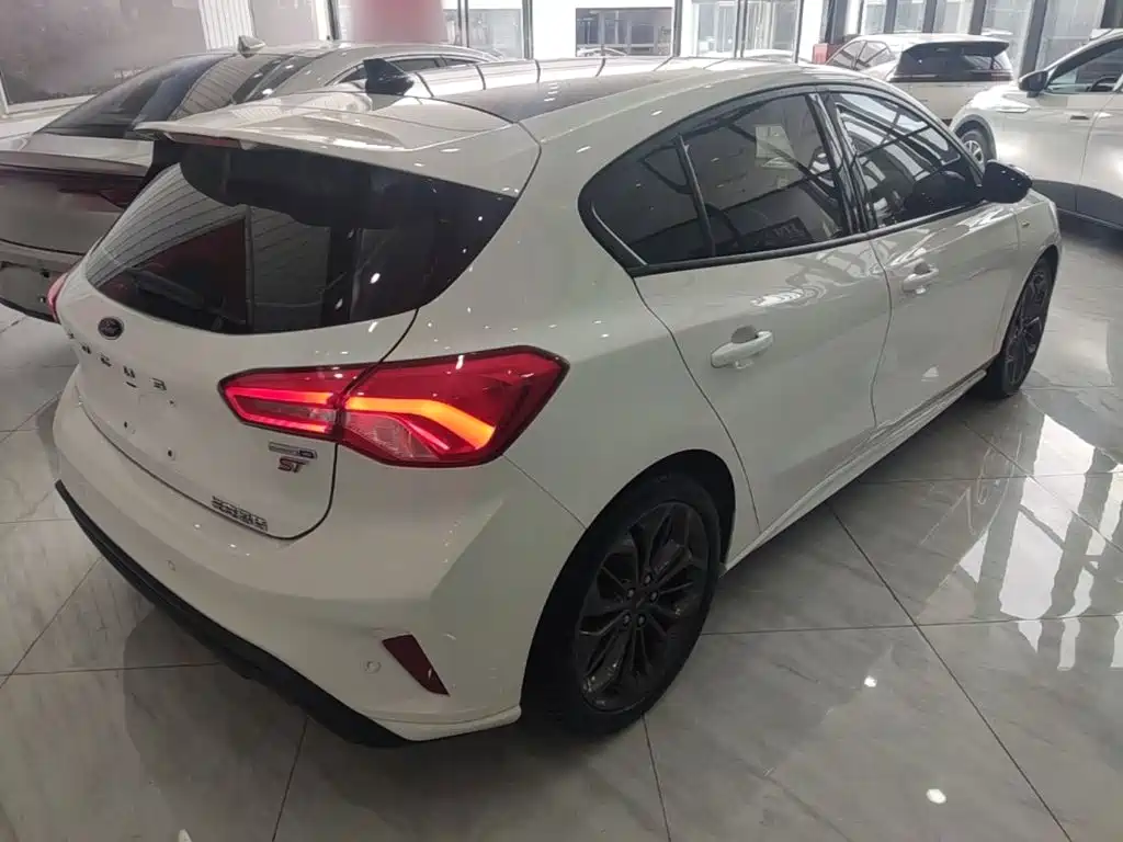 Ford Focus — миниатюра 7