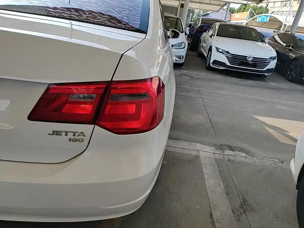 Volkswagen Jetta — миниатюра 8