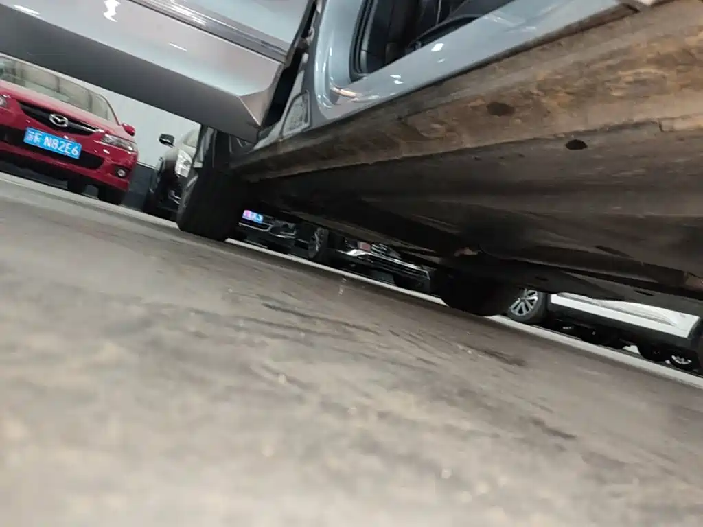 Volkswagen Tiguan L PHEV — миниатюра 21