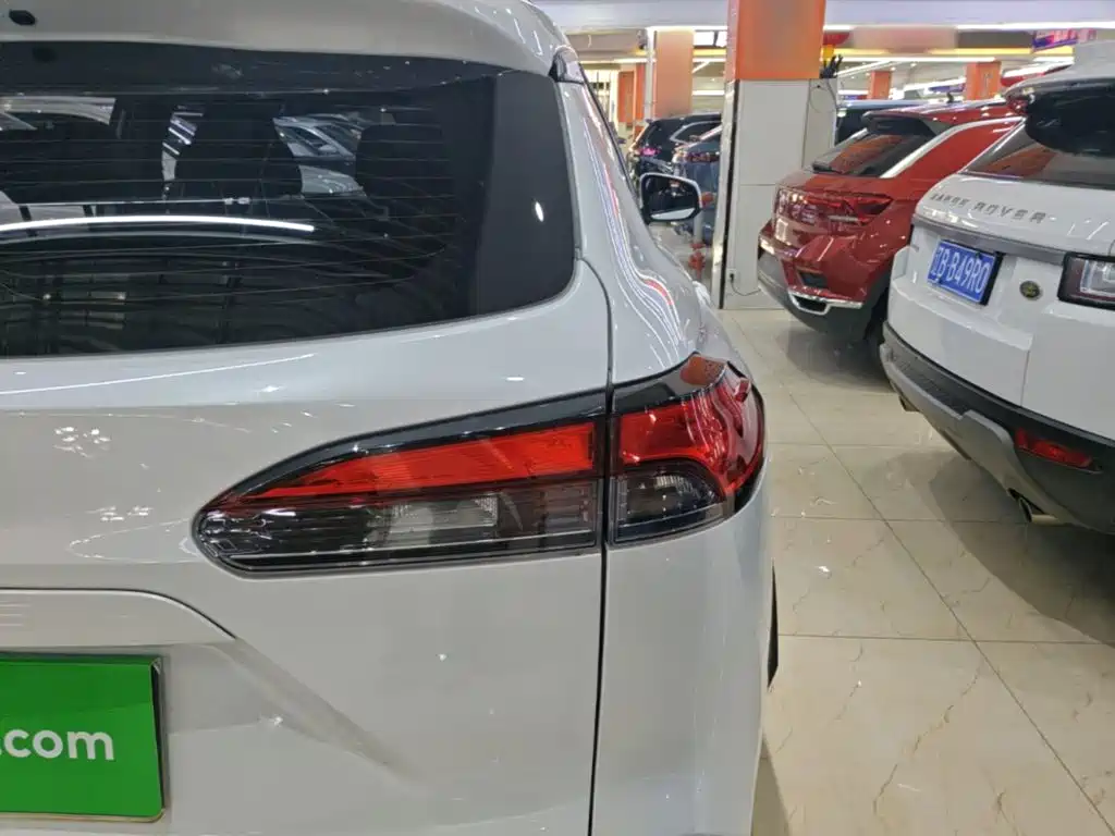 Toyota Corolla Cross — миниатюра 8