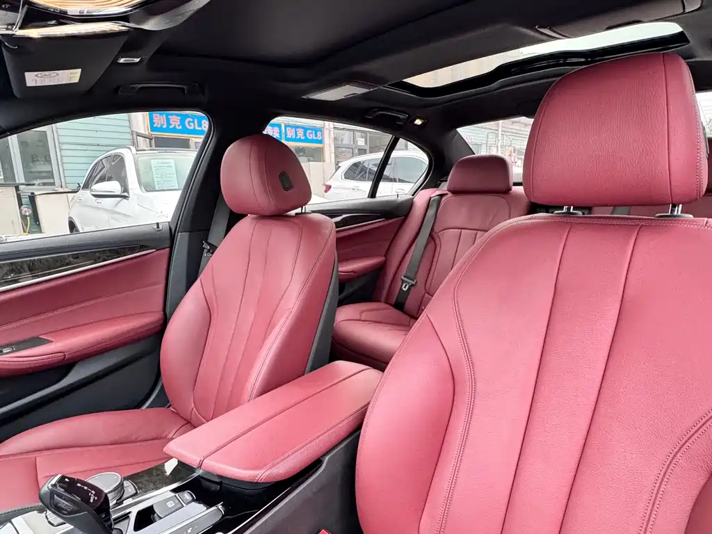 BMW 5 Series — миниатюра 6