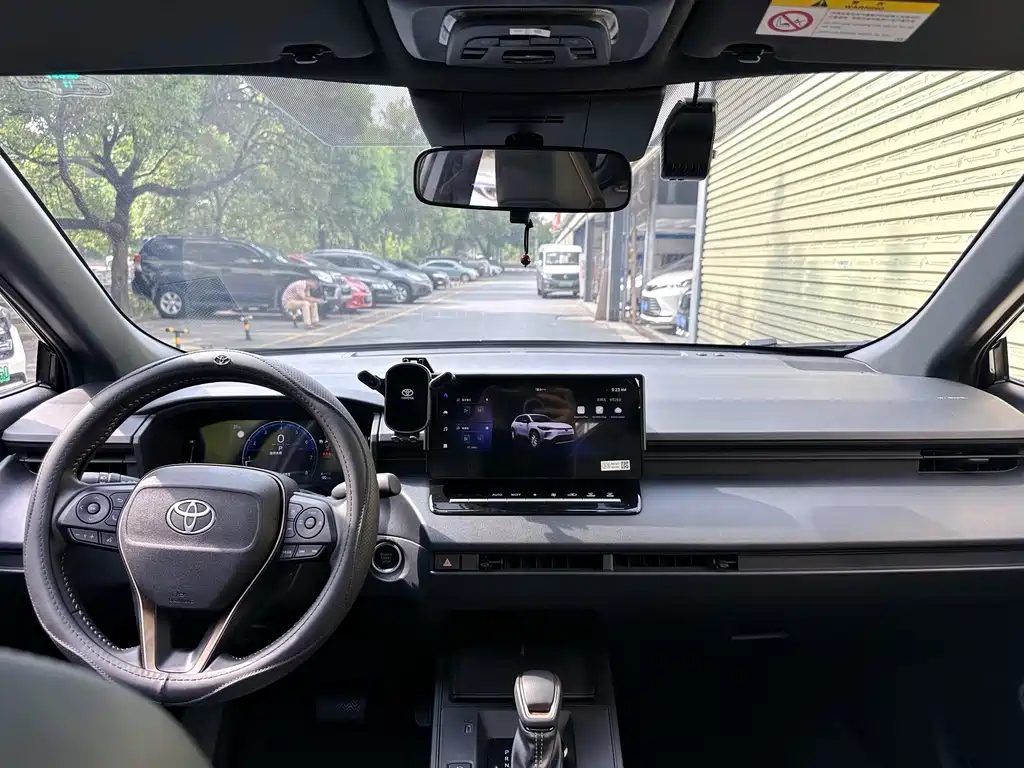 Toyota Corolla Cross — миниатюра 9