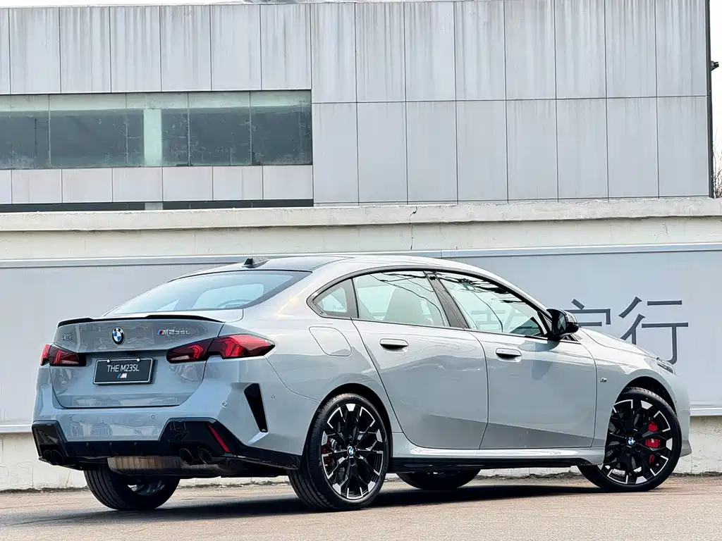 BMW M235L 2025 M235L