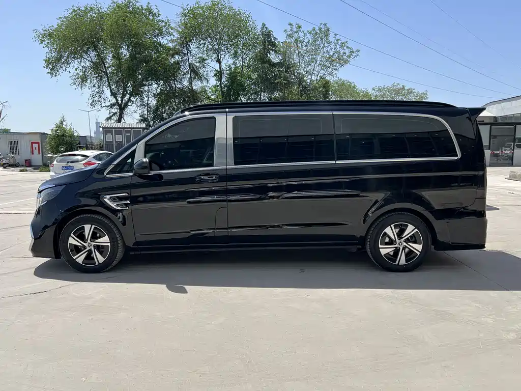 Mercedes-Benz Vito 2024 2.0T Elite 7 мест