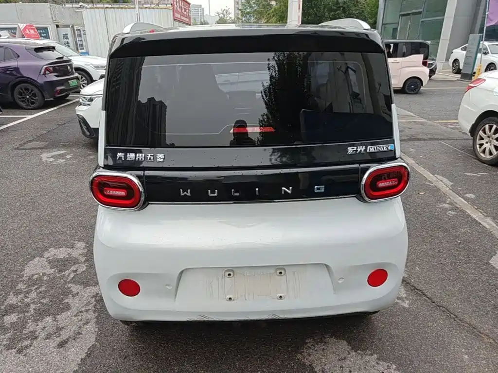 Wuling MINIEV — миниатюра 6