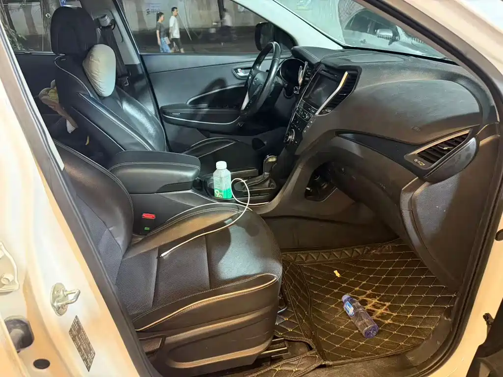 Hyundai Santa Fe — миниатюра 4
