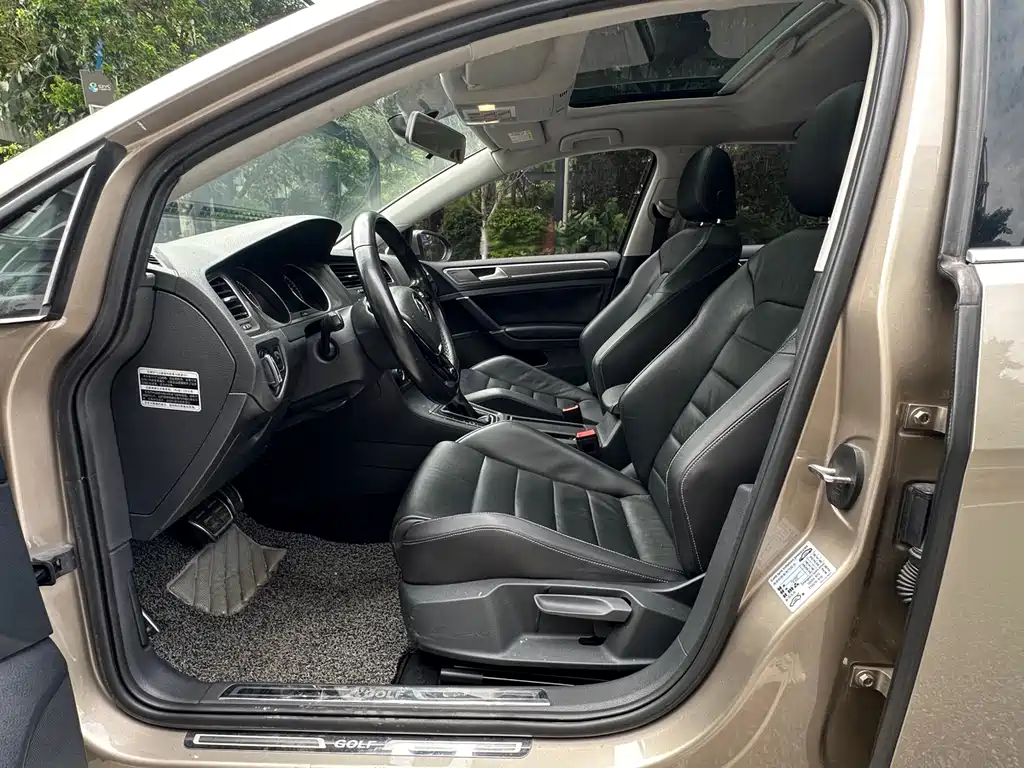 Volkswagen Golf 2016 230TSI AT Comfort