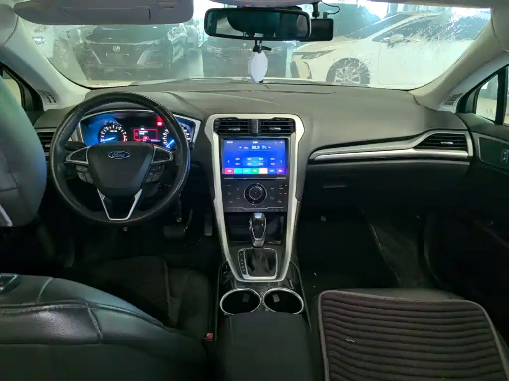 Ford Mondeo — миниатюра 10