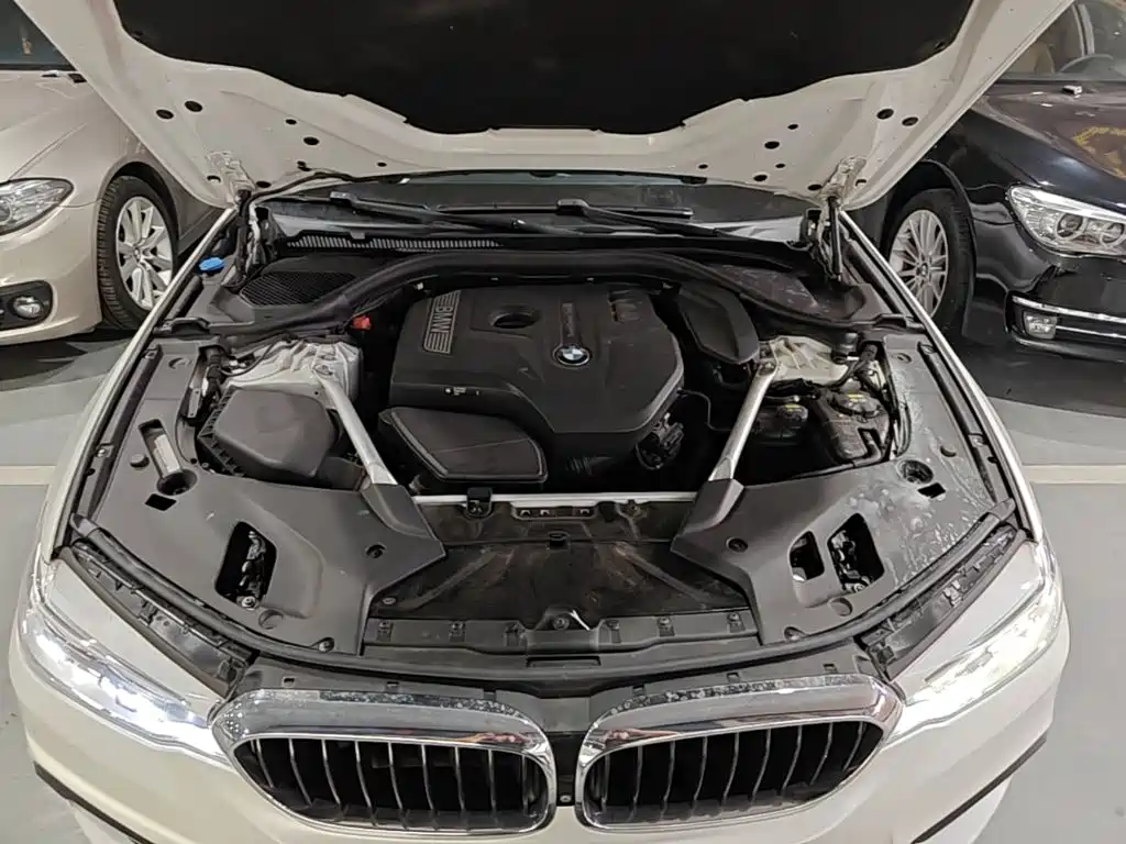 BMW 5 Series — миниатюра 20