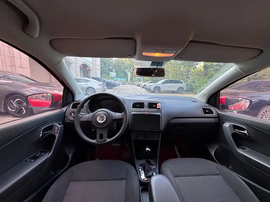 Volkswagen Polo — миниатюра 6