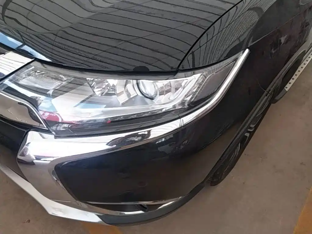 Mitsubishi Outlander — миниатюра 24
