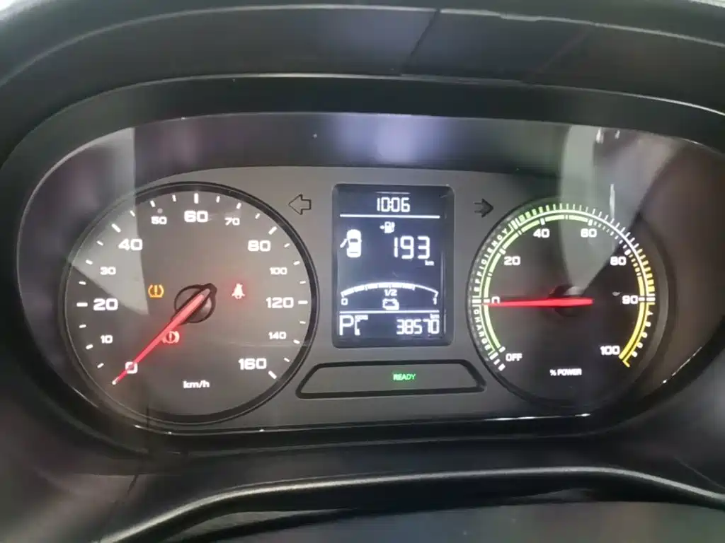 Roewe Clever — миниатюра 12