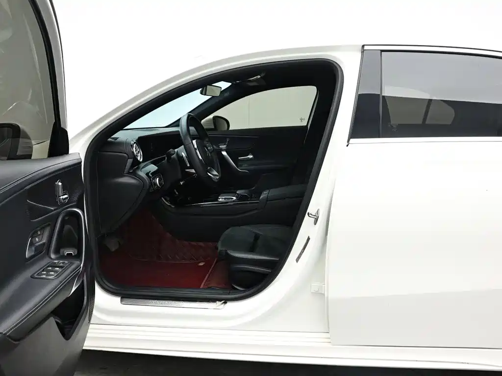Mercedes-Benz A-Class — миниатюра 10