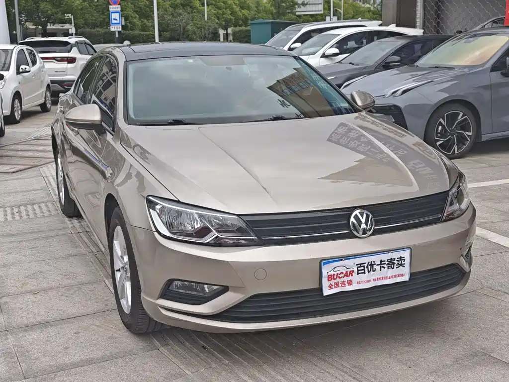 Volkswagen Lamando 2018 230TSI DSG