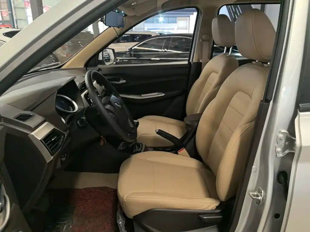 Wuling Hongguang — миниатюра 15