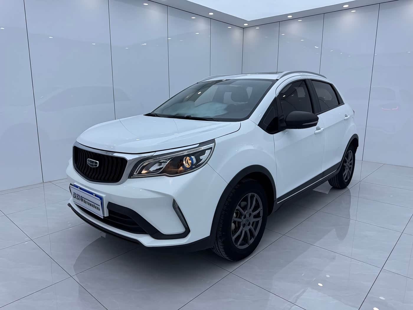 Geely Vision X3 1.5 л 2022 г. Белый, пробег 22000 км