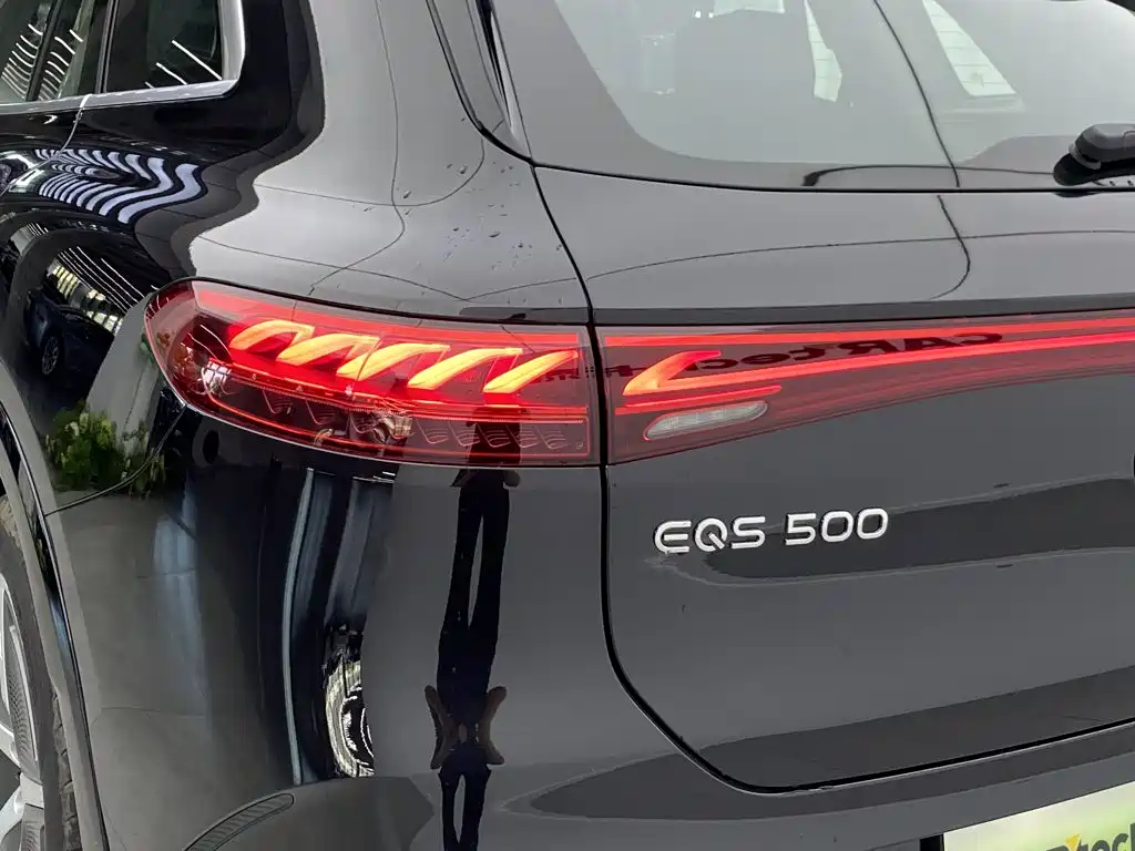 Mercedes-Benz EQS SUV — миниатюра 7