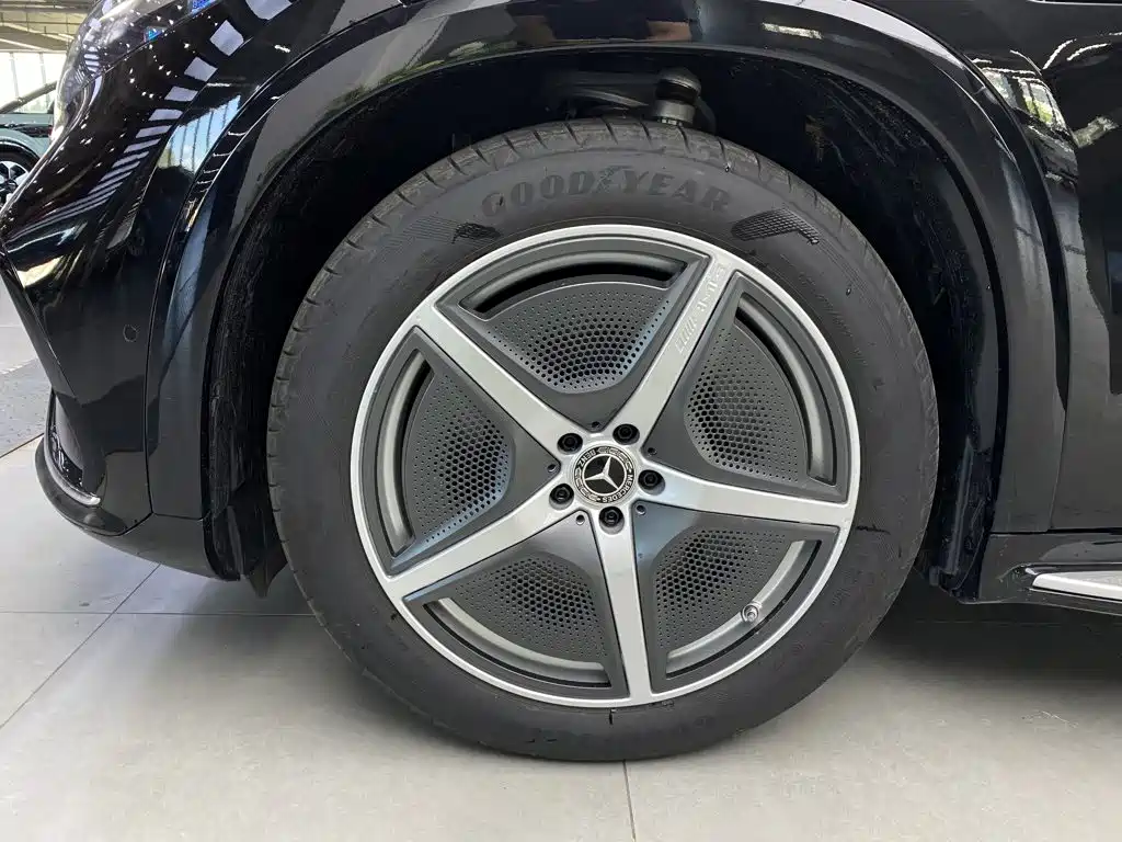 Mercedes-Benz EQS SUV — миниатюра 8