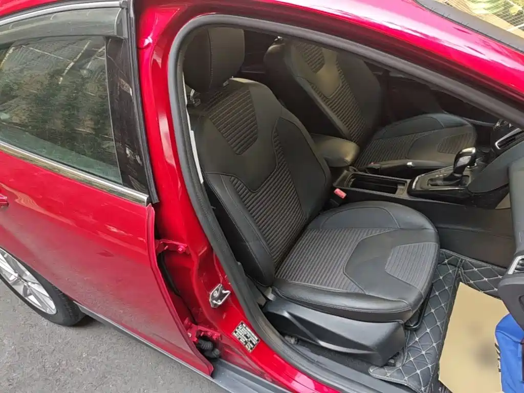 Ford Focus — миниатюра 25