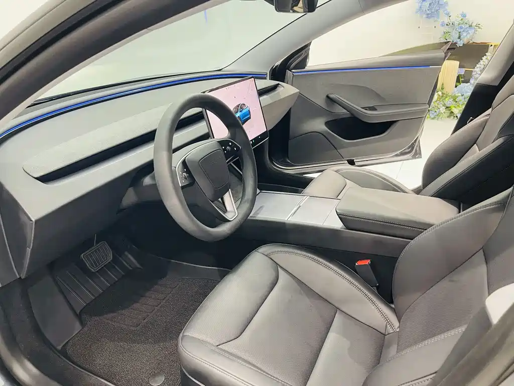 Tesla Model 3 — миниатюра 5