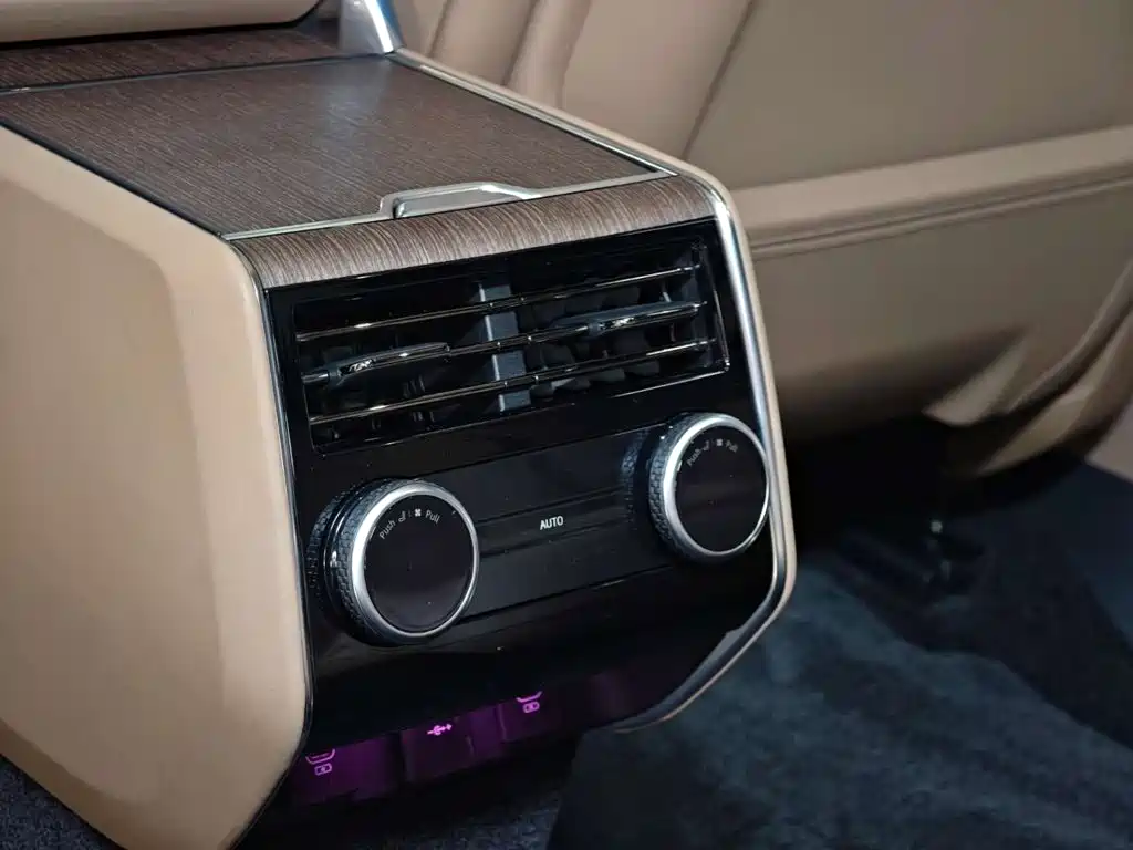 Land Rover Range Rover — миниатюра 22