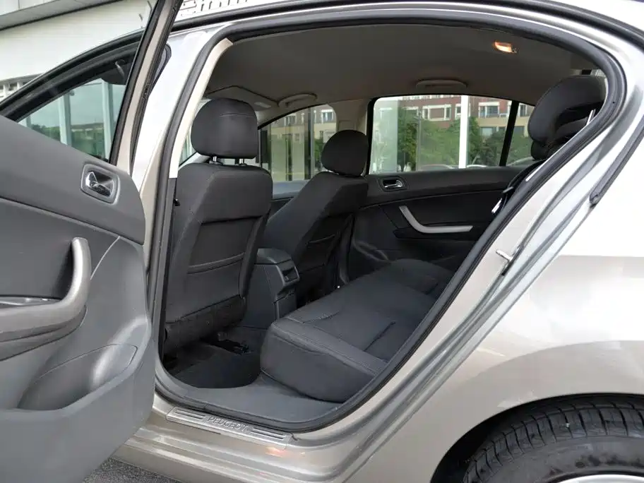 Peugeot 408 — миниатюра 5