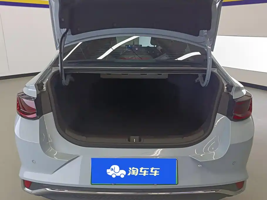 Geely L HiP — миниатюра 4