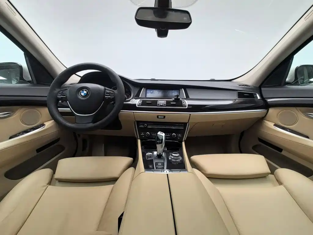 BMW 5 Series GT — миниатюра 5