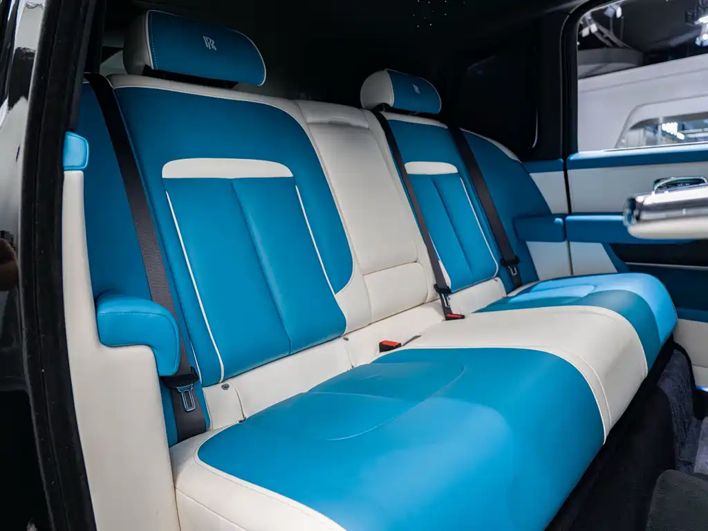 Rolls-Royce Cullinan 2018 мест