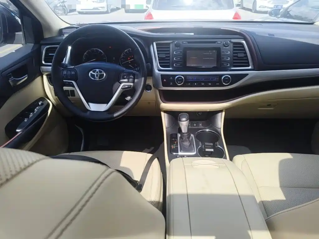 Toyota Highlander — миниатюра 6
