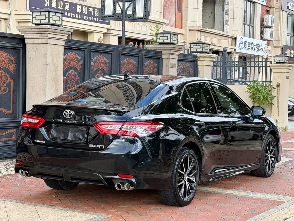 Toyota Camry — миниатюра 7