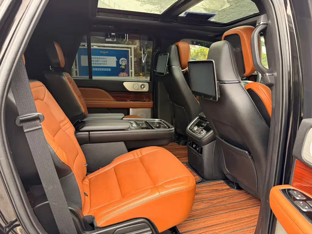 Lincoln Navigator — миниатюра 16
