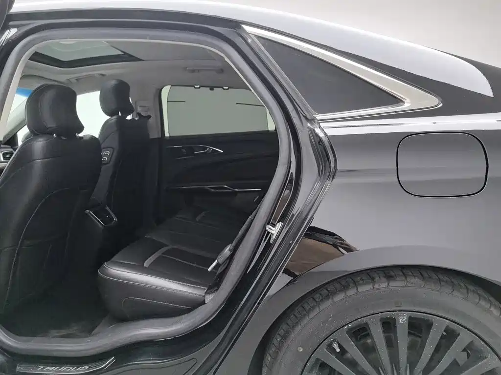 Ford Taurus — миниатюра 15