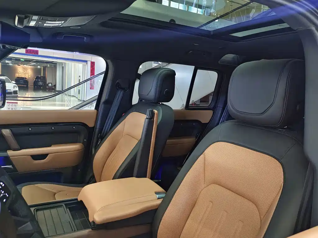 Land Rover Defender — миниатюра 13